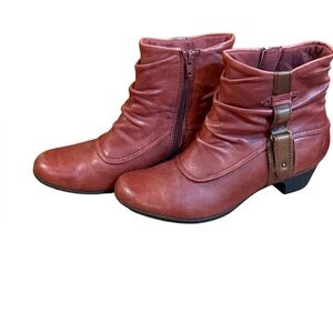 Cobb Hill Burgundy ladies’ size soft leather slouch ankle boot